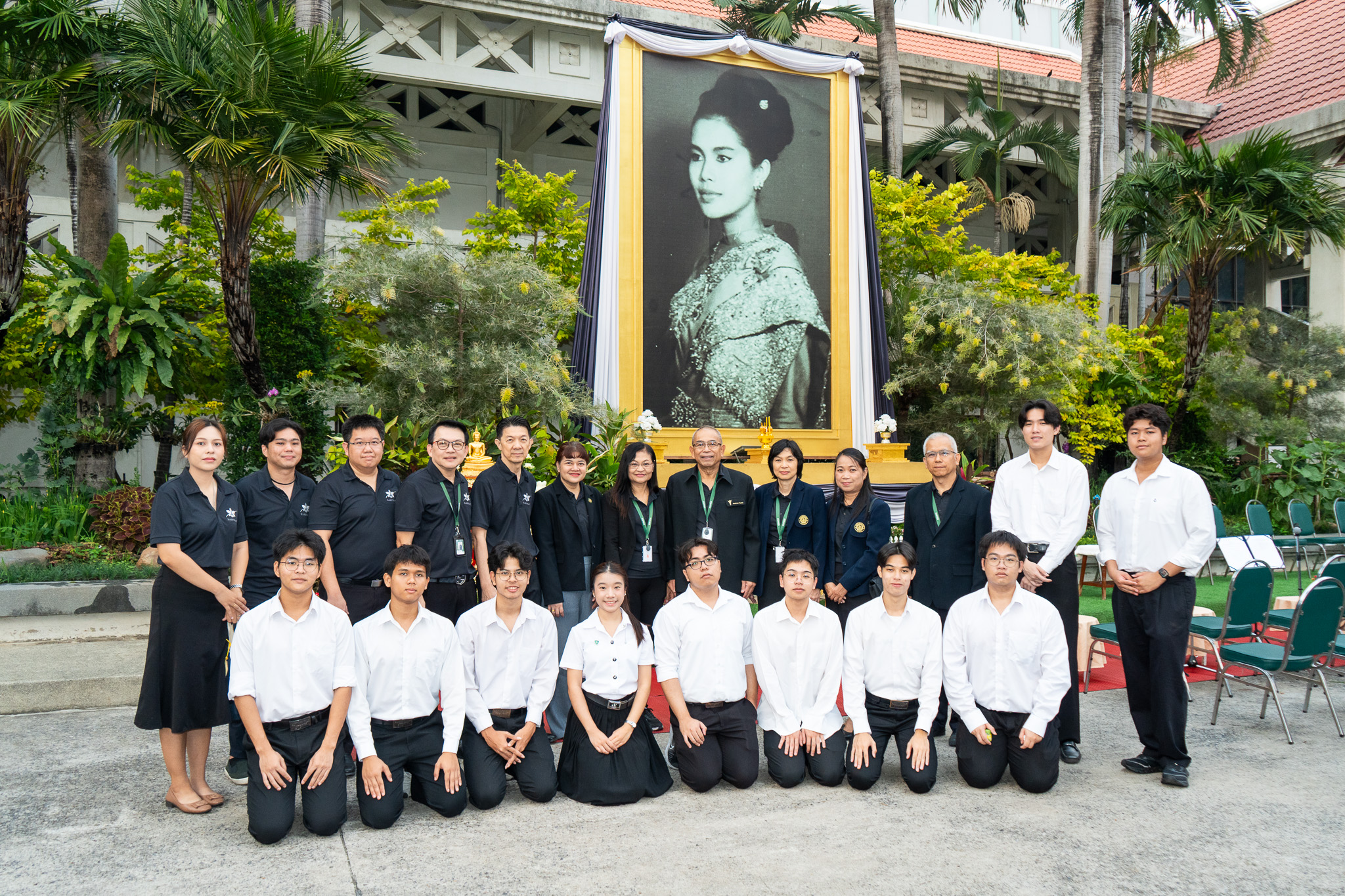 คณะแพทยศาสตร์ มหาวิทยาลัยเกษตรศาสตร์ ร่วมเป็นเจ้าภาพพิธีบำเพ็ญกุศลทำบุญตักบาตร เพื่ออุทิศถวายเป็นพระราชกุศล สมเด็จพระนางเจ้าสิริกิติ์ พระบรมราชินีนาถ พระบรมราชชนนีพันปีหลวง
